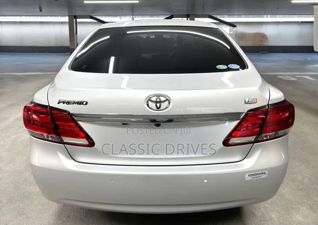 Toyota Premio 2019 Silver