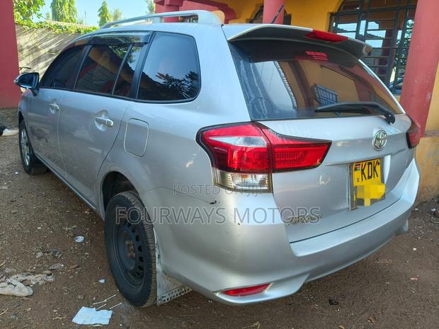 Toyota Corolla Fielder 2015 Silver