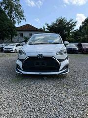 Toyota Sienta 2020 White for sale