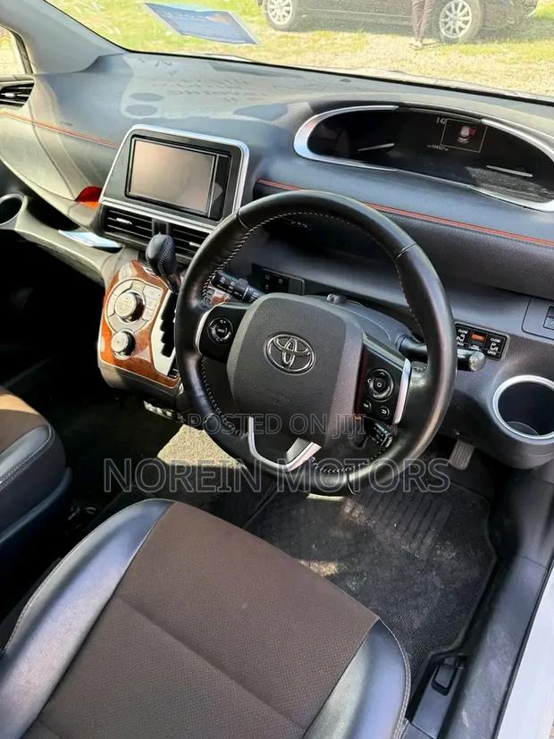 Toyota Sienta 2020 White
