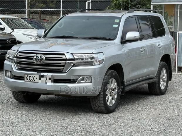 Toyota Land Cruiser 2012 Silver