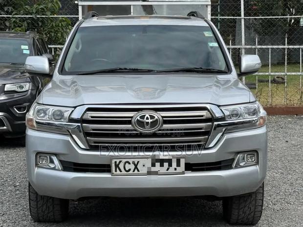 Toyota Land Cruiser 2012 Silver