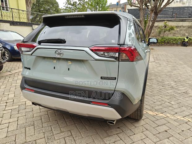 Toyota RAV4 2019 Teal
