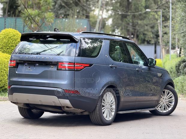 Land Rover Discovery 2018 Blue