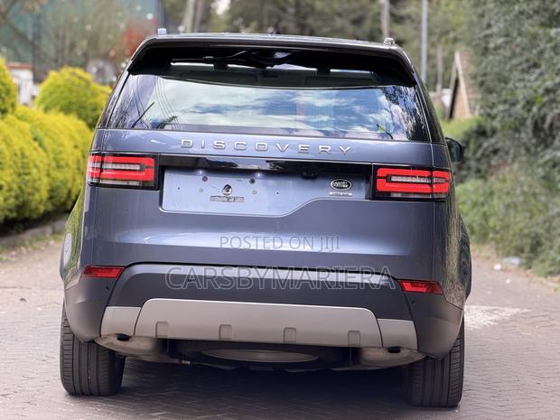 Land Rover Discovery 2018 Blue