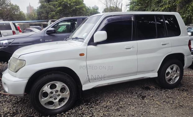 Mitsubishi Pajero 2005 White