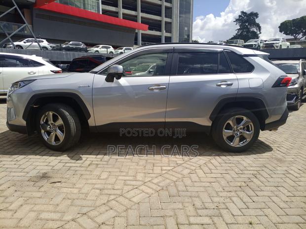 Toyota RAV4 2019 Silver