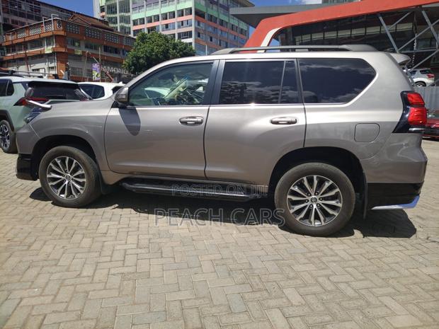 Toyota Land Cruiser Prado 2018 Brown
