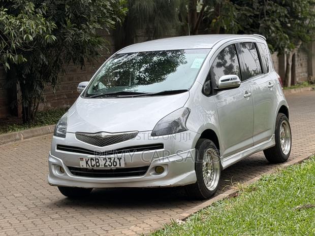 Toyota Ractis 2007 Silver