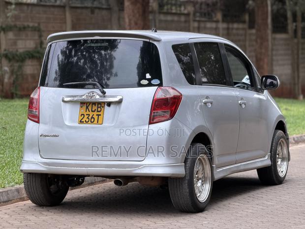 Toyota Ractis 2007 Silver