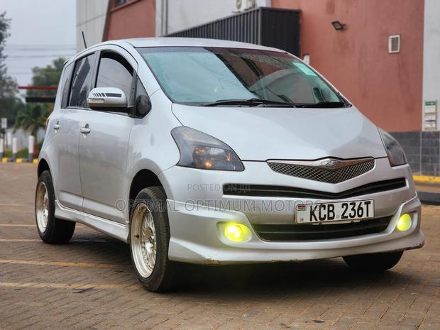 Toyota Ractis 2007 Silver
