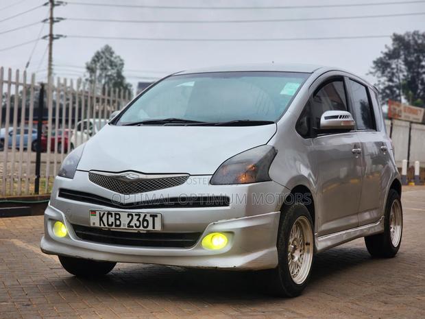 Toyota Ractis 2007 Silver