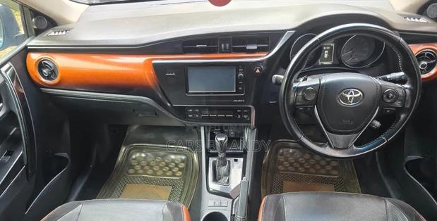 Toyota Auris 2015 Blue