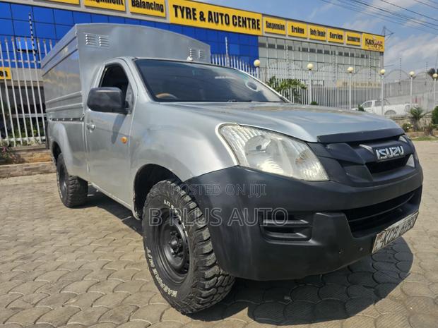 Isuzu D-MAX 2014 Silver
