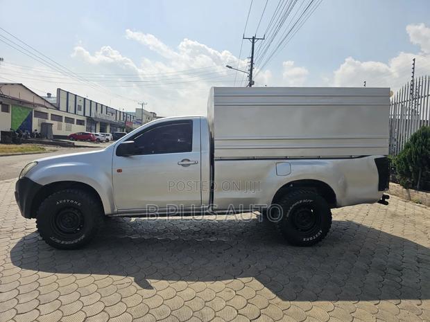 Isuzu D-MAX 2014 Silver