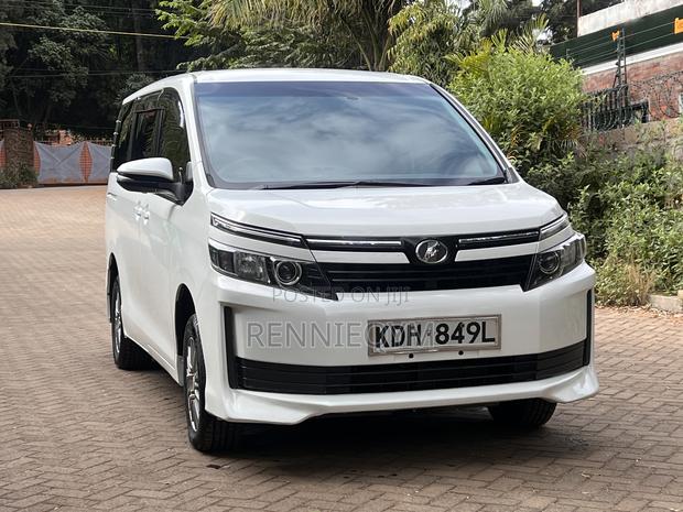 Toyota Voxy 2016 White
