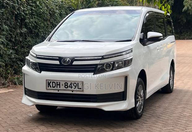 Toyota Voxy 2016 White