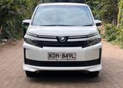 Toyota Voxy 2016 White for sale