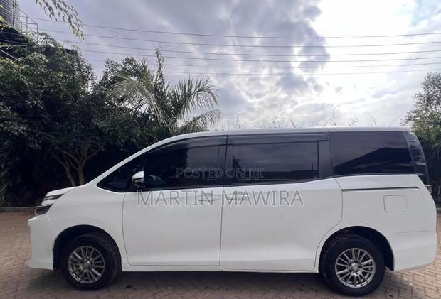 Toyota Voxy 2016 White