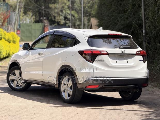 Honda Vezel 2019 White