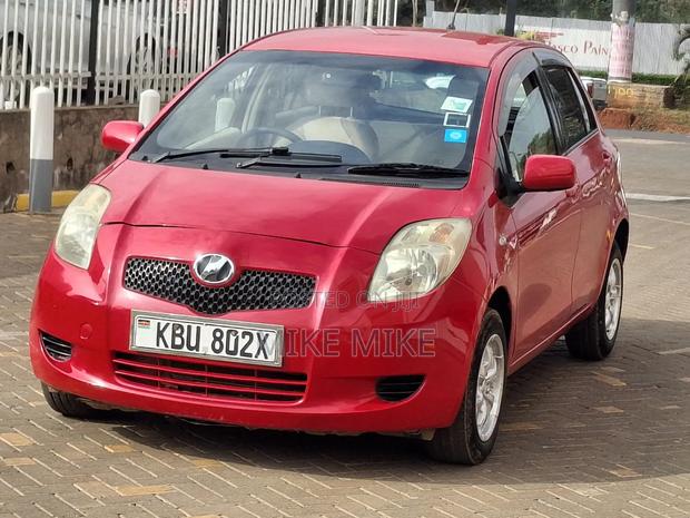 Toyota Vitz 1.0 FWD 5dr 2006 Red