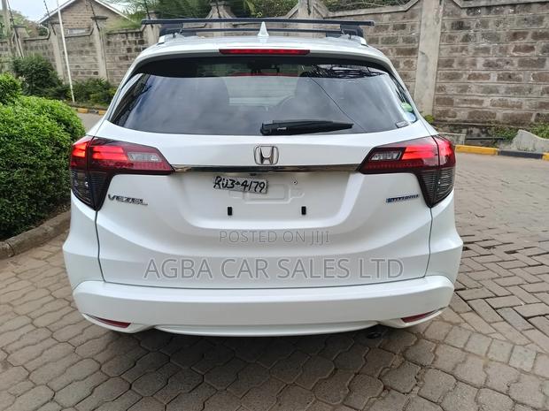 Honda Vezel 2019 White