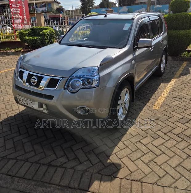 Nissan X-Trail 2011 Silver