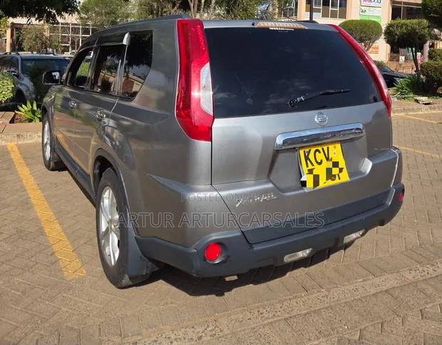 Nissan X-Trail 2011 Silver
