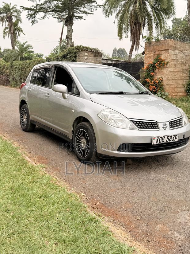 Nissan Tiida 2008 Silver