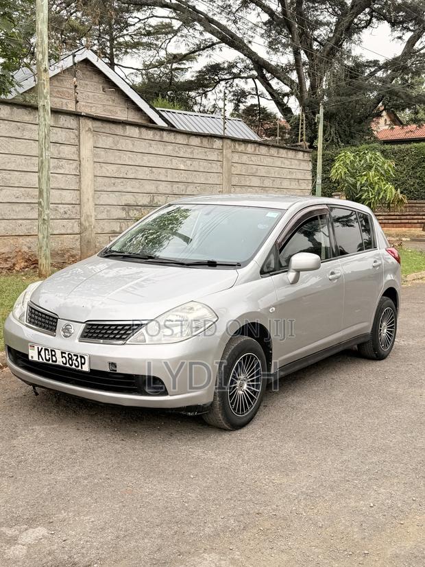 Nissan Tiida 2008 Silver