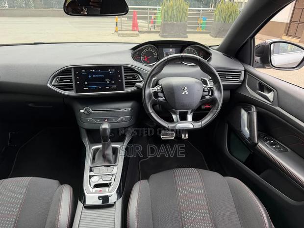Peugeot 308 2019 Gray