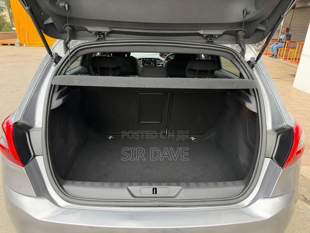 Peugeot 308 2019 Gray