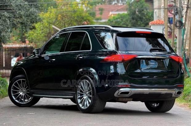 Mercedes-Benz GLE-Class GLE 300d 4MATIC 2020 Green