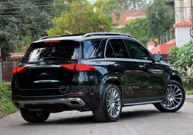 Mercedes-Benz GLE-Class GLE 300d 4MATIC 2020 Green