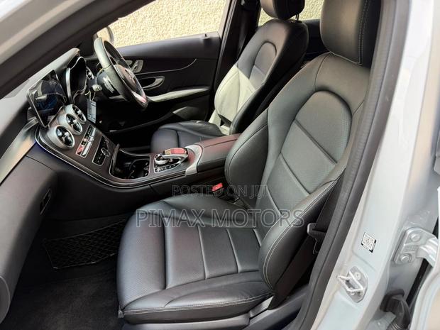 Mercedes-Benz C200 2019 Silver