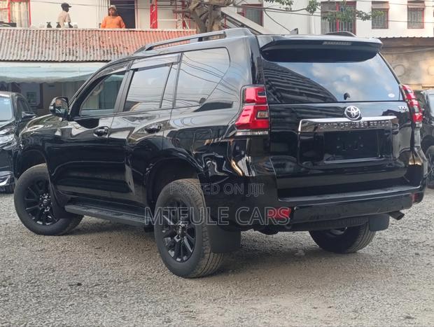 Toyota Land Cruiser Prado 2021 Black