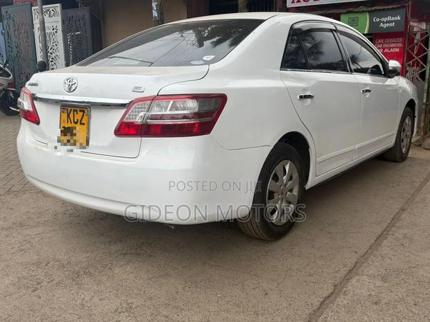 Toyota Premio 2013 White