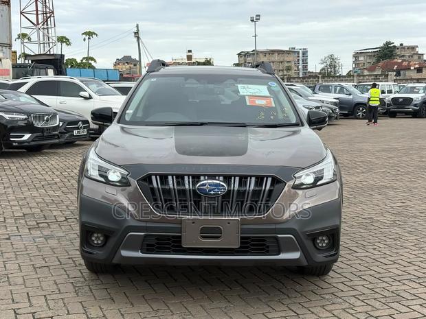 Subaru Outback 2022 Brown