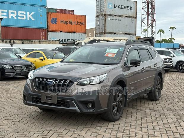 Subaru Outback 2022 Brown