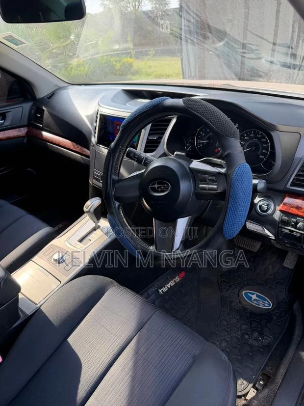 Subaru Legacy 2010 Silver