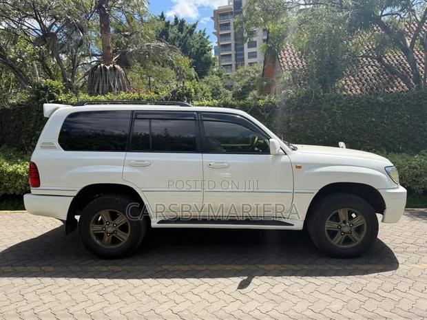 Toyota Land Cruiser Cygnus 4.7 2005 White