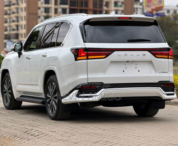 Lexus LX 600 2022 White