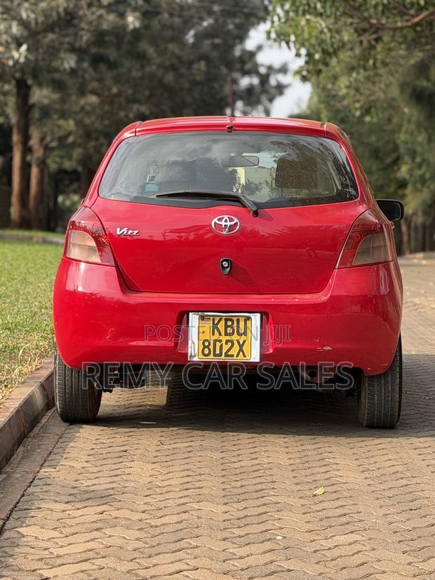 Toyota Vitz 2006 Red
