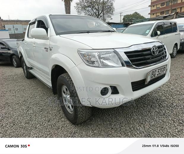 Toyota Hilux 2012 White