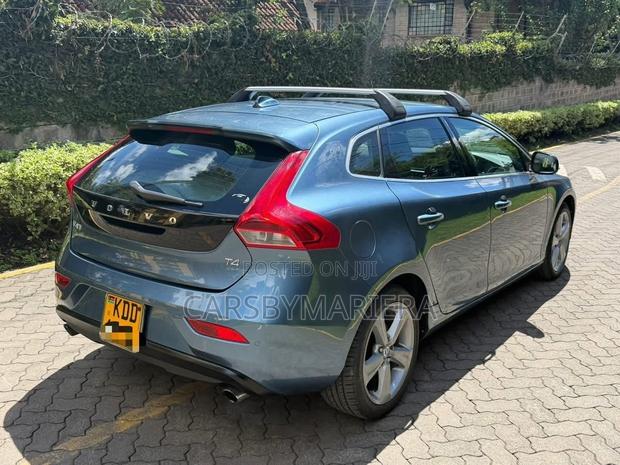 Volvo V40 2014 Blue