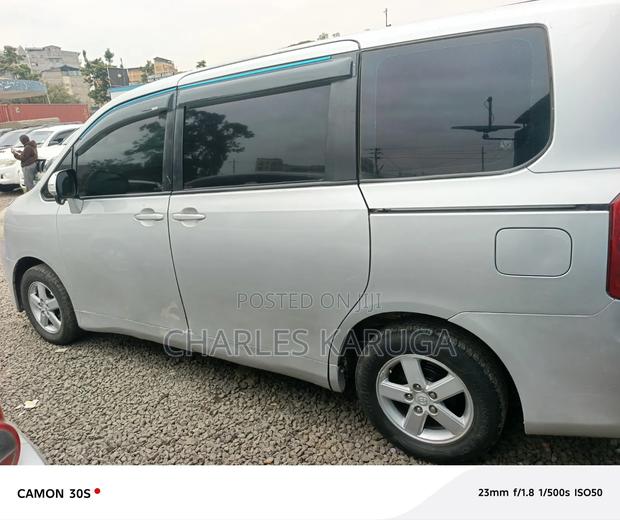Toyota Noah 2014 Silver