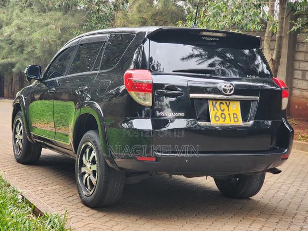Toyota Vanguard 2013 Black