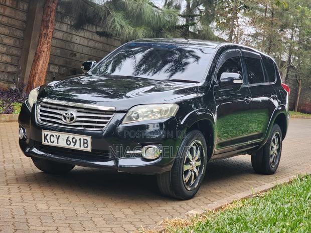 Toyota Vanguard 2013 Black