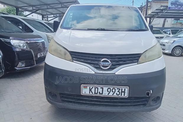 Nissan NV200 2017 White