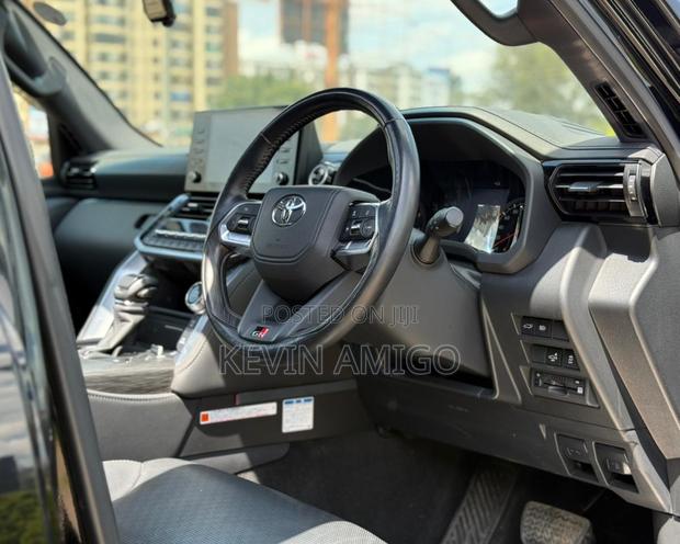Toyota Land Cruiser 2023 Black